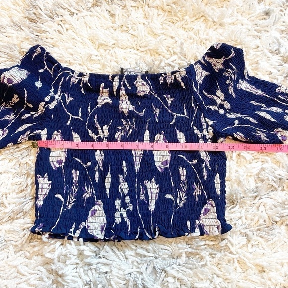 Angie | Women’s Smocked Floral Bohemian Peasant Crop Top Size S/M - Picture 4 of 5